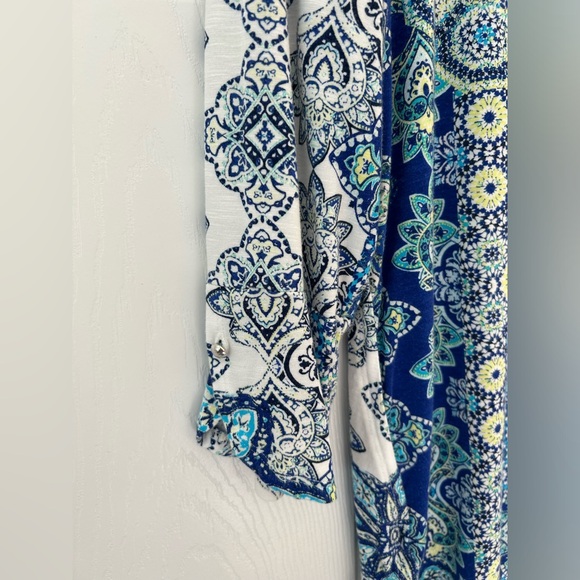 NWOT Chico’s Zenergy Women’s Blue Floral Print 3/4 Sleeve Shirt Blouse Top Sz 1 - Picture 6 of 9
